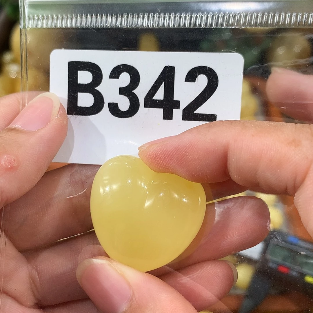 未镶嵌琥珀珠宝奇石