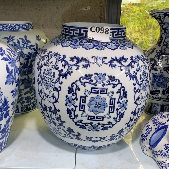 摆件手绘陶瓷大肚花瓶….高32