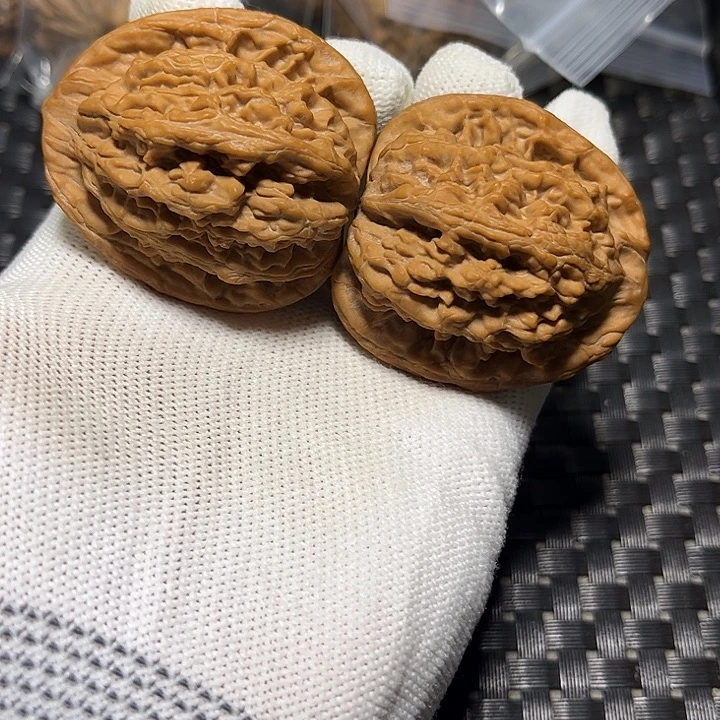 文玩核桃吊坠汉高虎