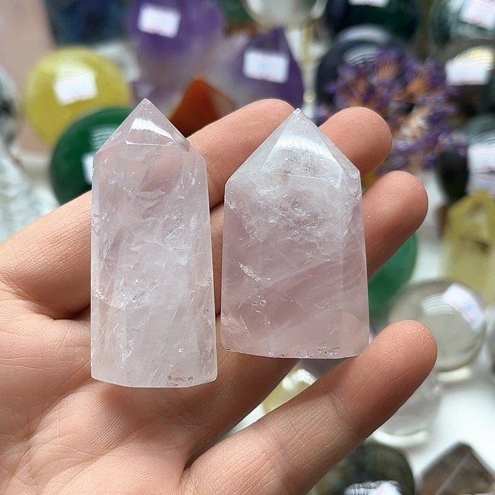 83克粉水晶柱2个未镶嵌水晶
