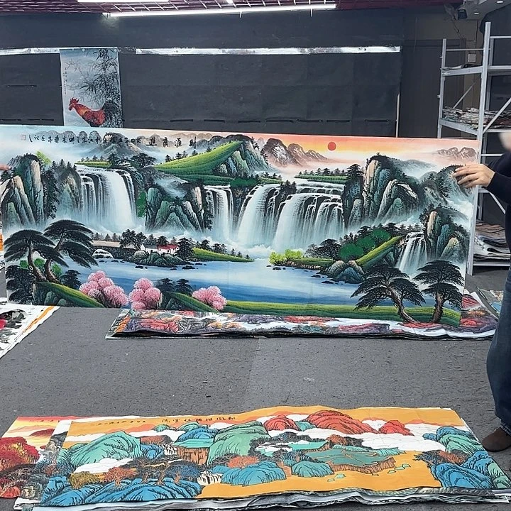 国画无毛或近于被毛或