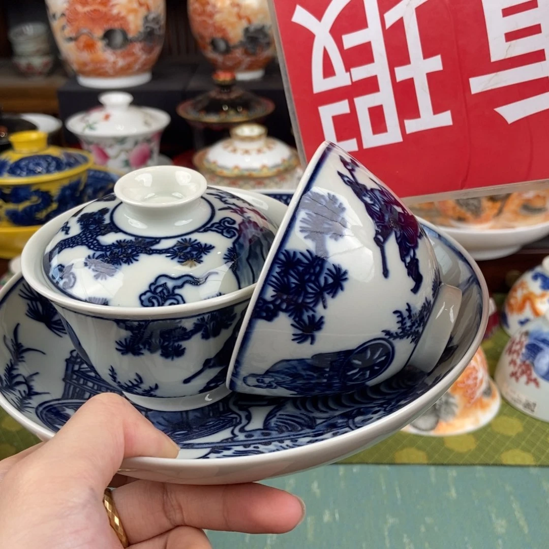 陶瓷的设计师是一个人在