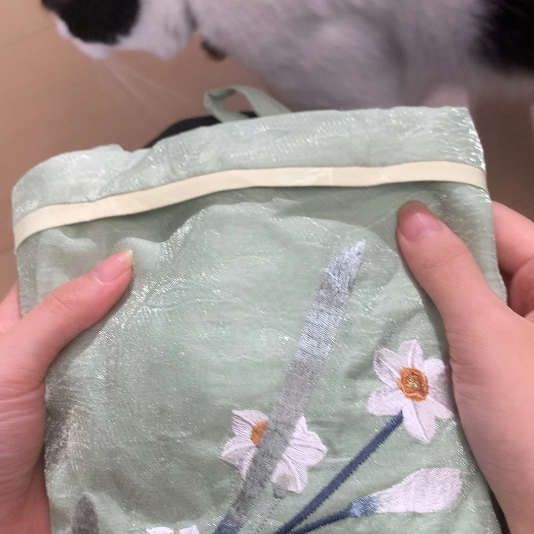 黄边绣花吊带s码不是瑕疵