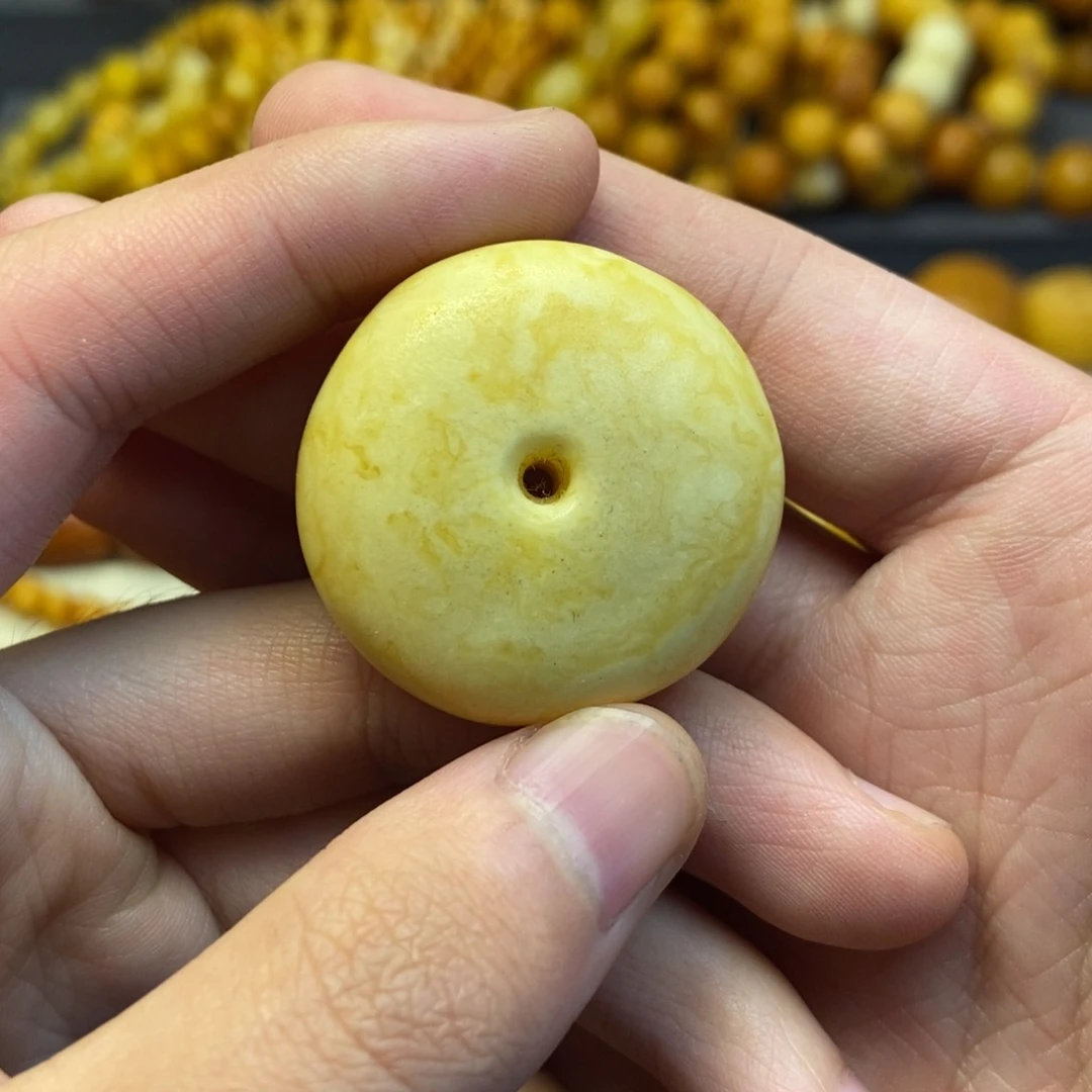 蜜蜡未镶嵌珠宝奇石