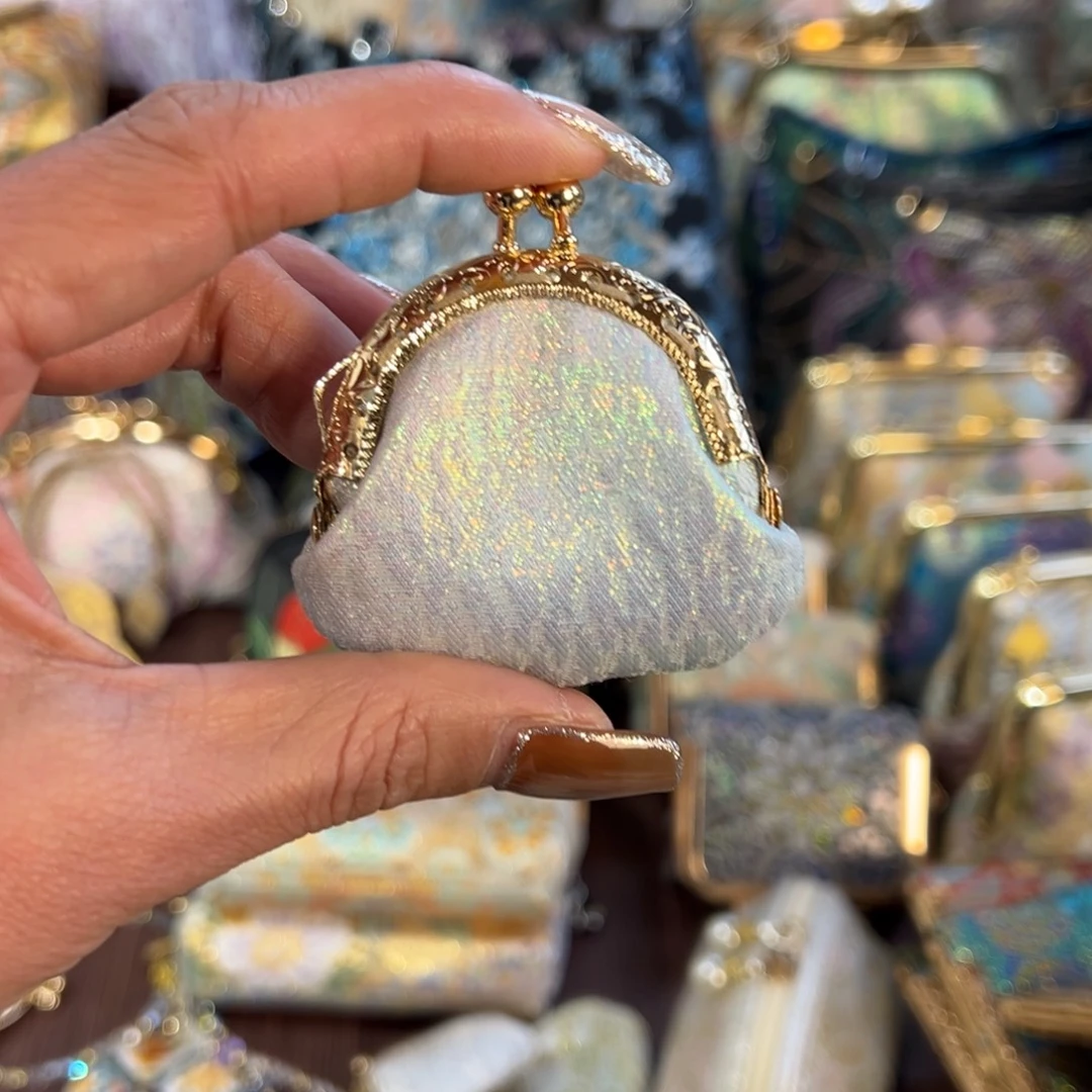 亿****蚕丝福利小可爱包