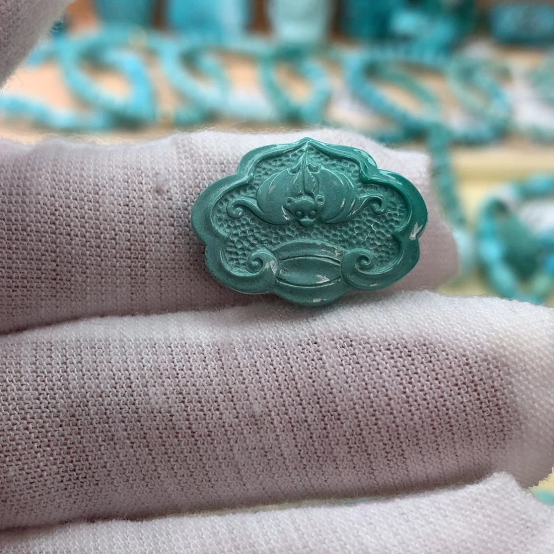 绿松石未镶嵌珠宝奇石