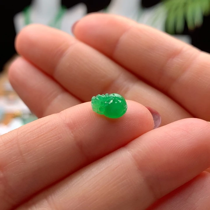 翡翠未镶嵌颈饰天然缅甸A货翡翠