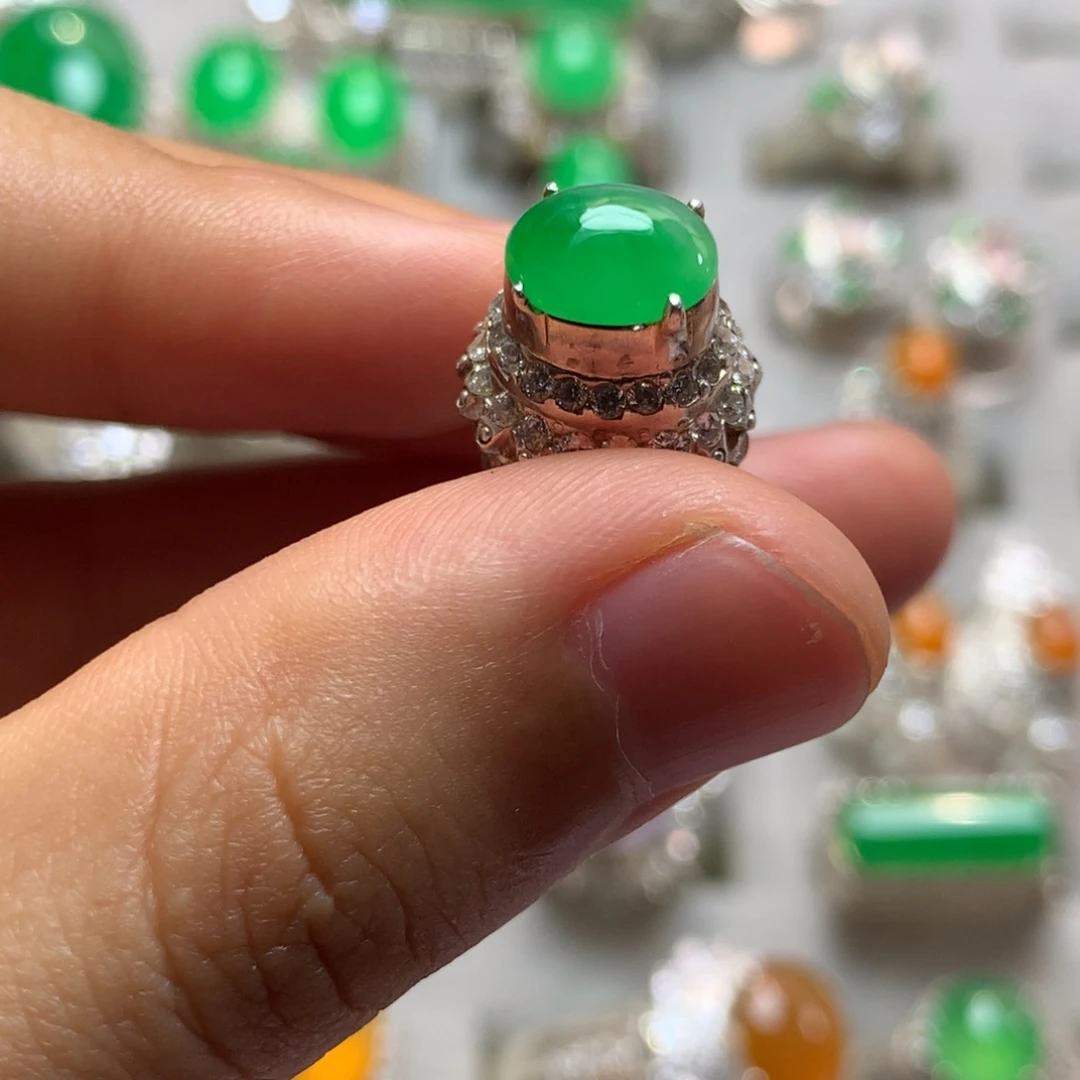 定制翡翠未镶嵌戒指