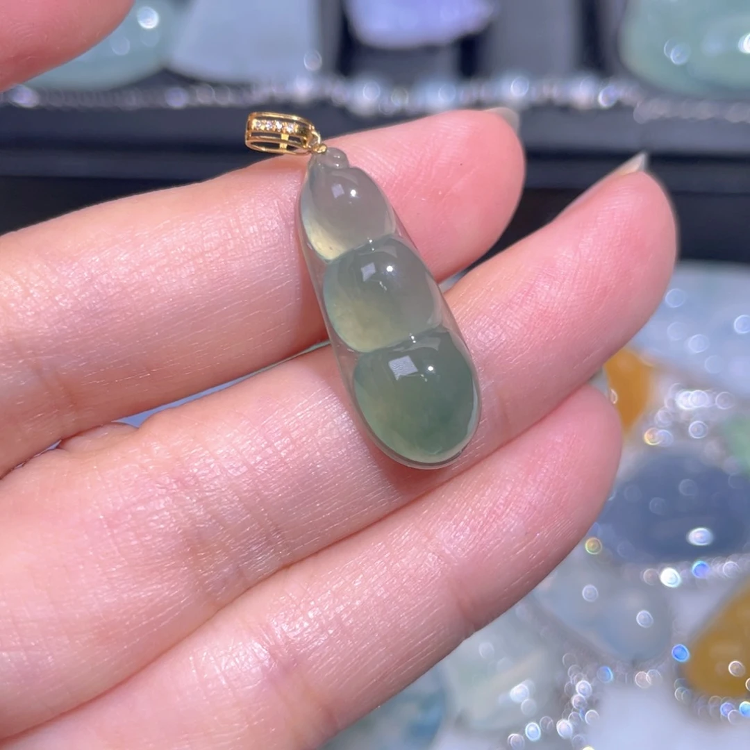 颈饰18K金镶嵌翡翠翡翠