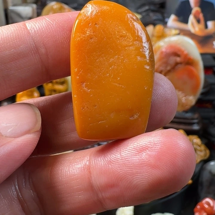 寿山石黃色將军洞