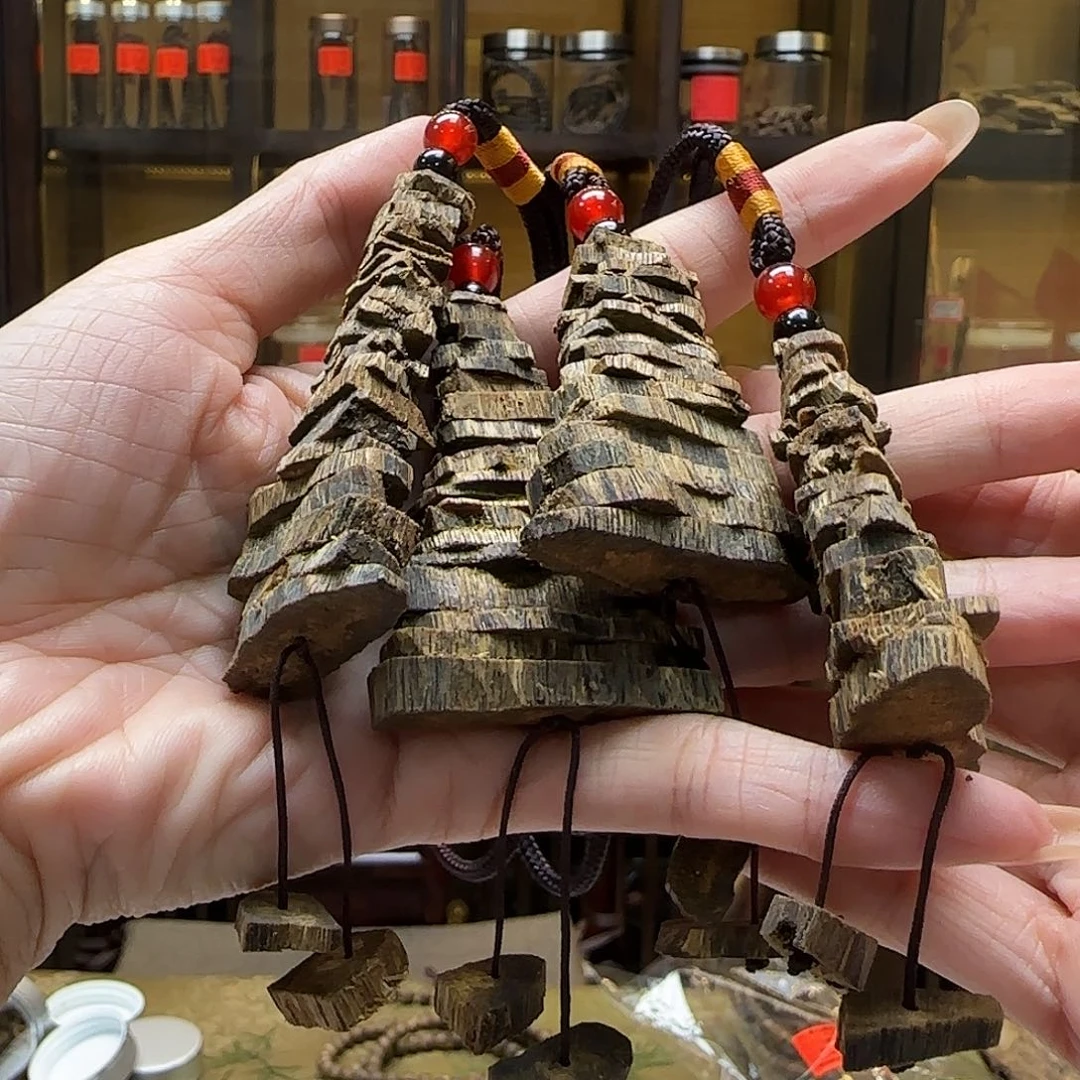 沉香碎屑沉香奇楠车挂件10g 随机发一串