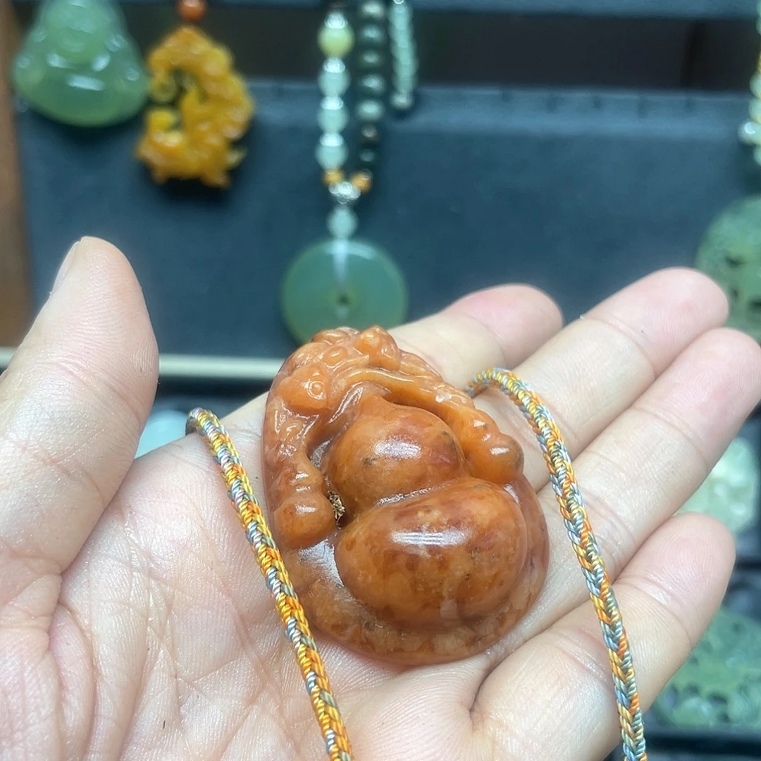 未镶嵌蛇纹石玉颈饰