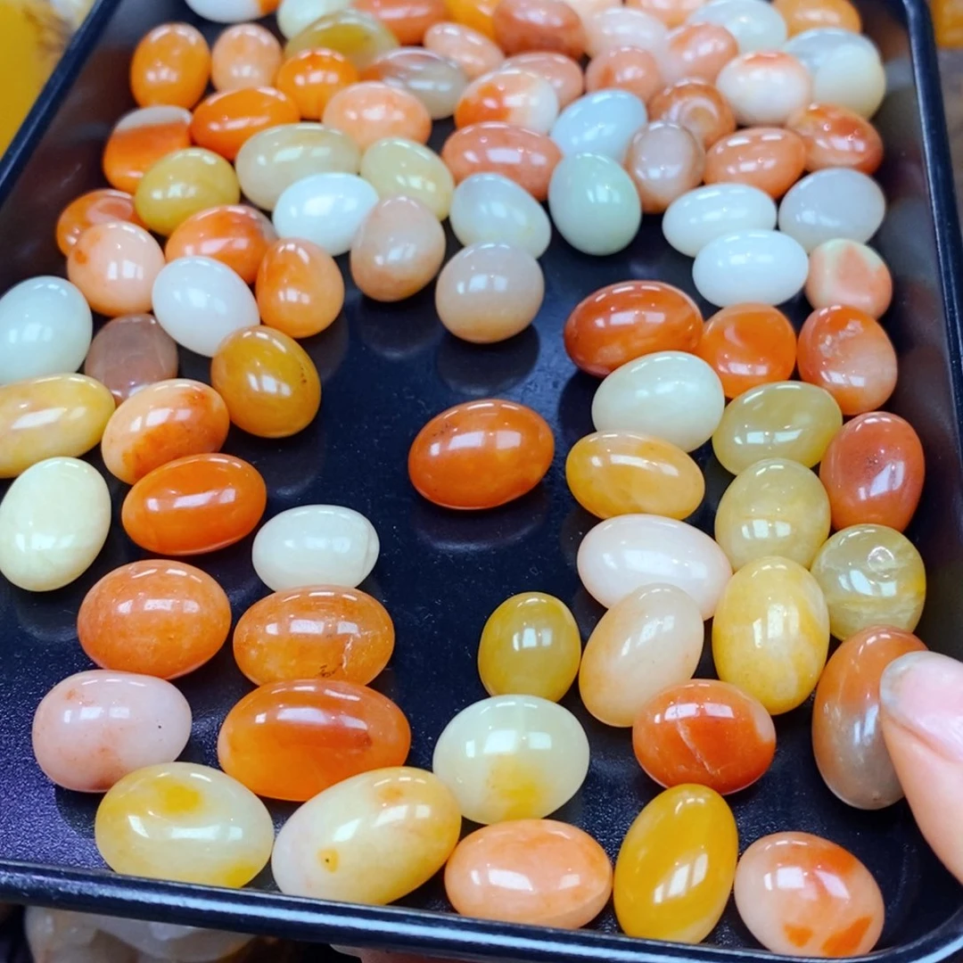 未镶嵌石英质玉（黄龙玉）颈饰