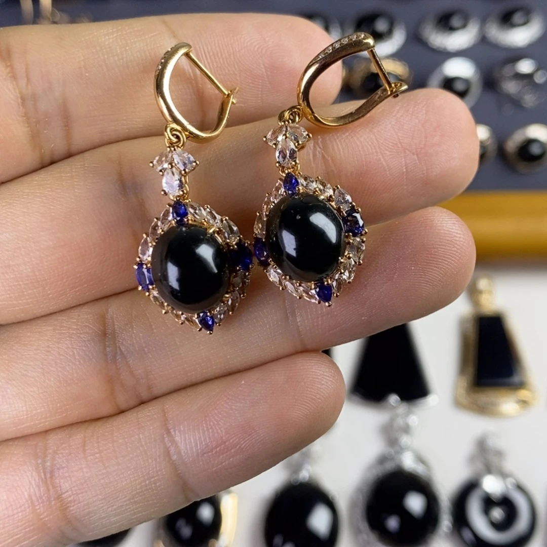 18K金镶嵌翡翠耳饰