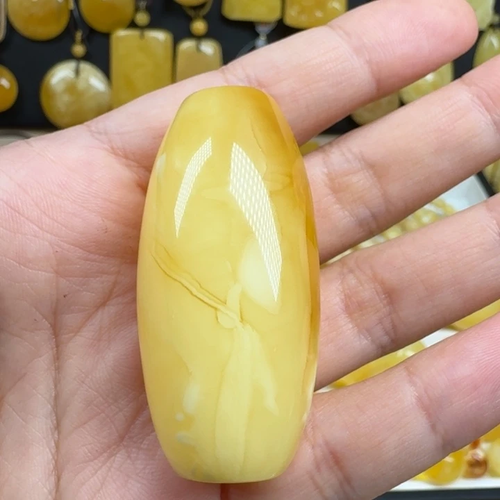 蜜蜡未镶嵌珠宝奇石