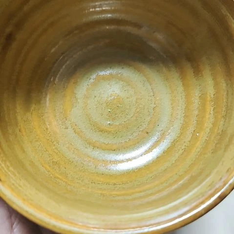 瓷片盘子，碗，瓶子，沙锅，茶壶，微瑕疵！