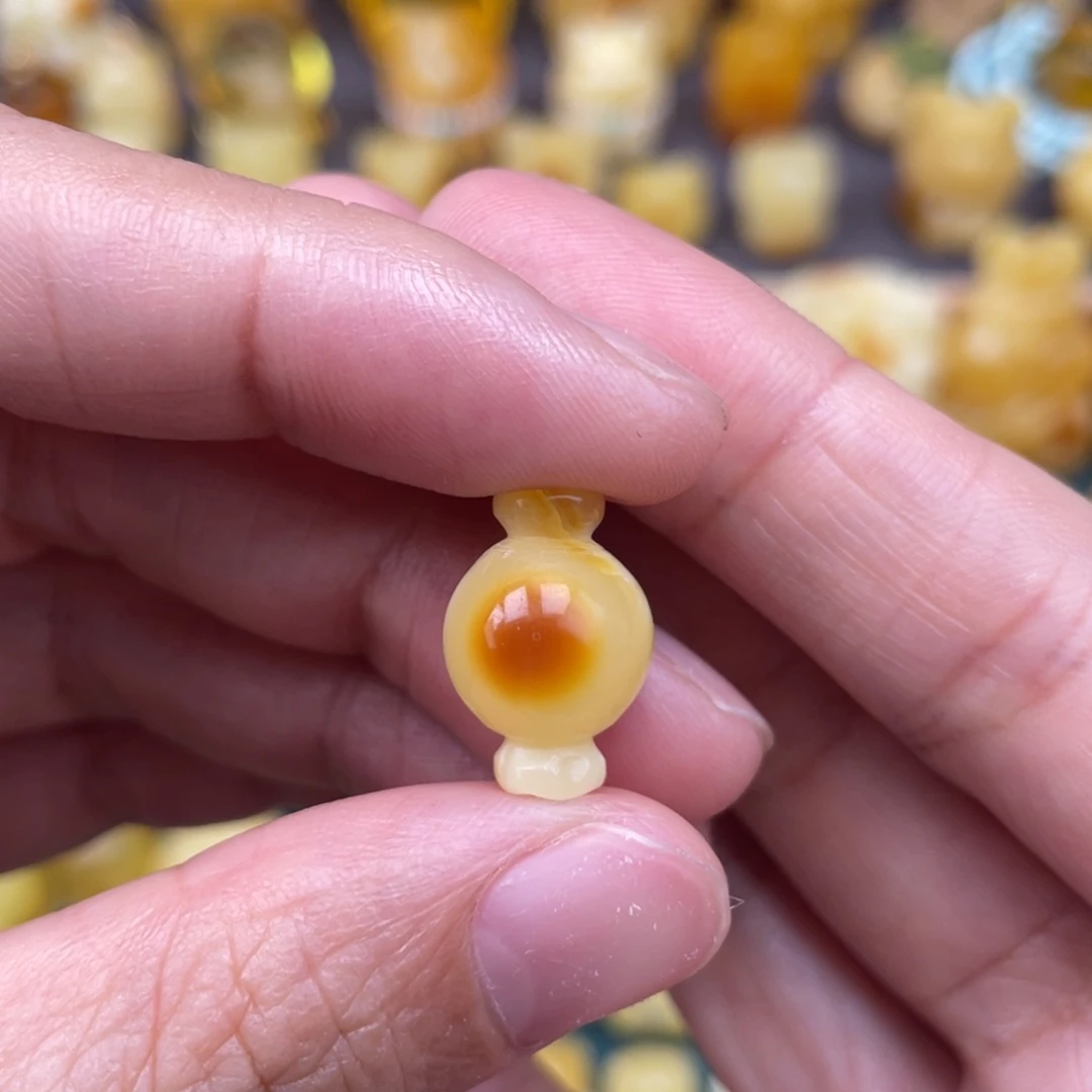 裸石琥珀未镶嵌蜜蜡