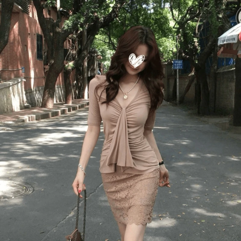 YIDENG气质时尚v领T恤女2025秋季新款修身显瘦纯欲设计感小众上衣