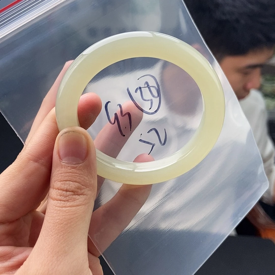 和田玉颜色多样性发拍一发一未镶嵌
