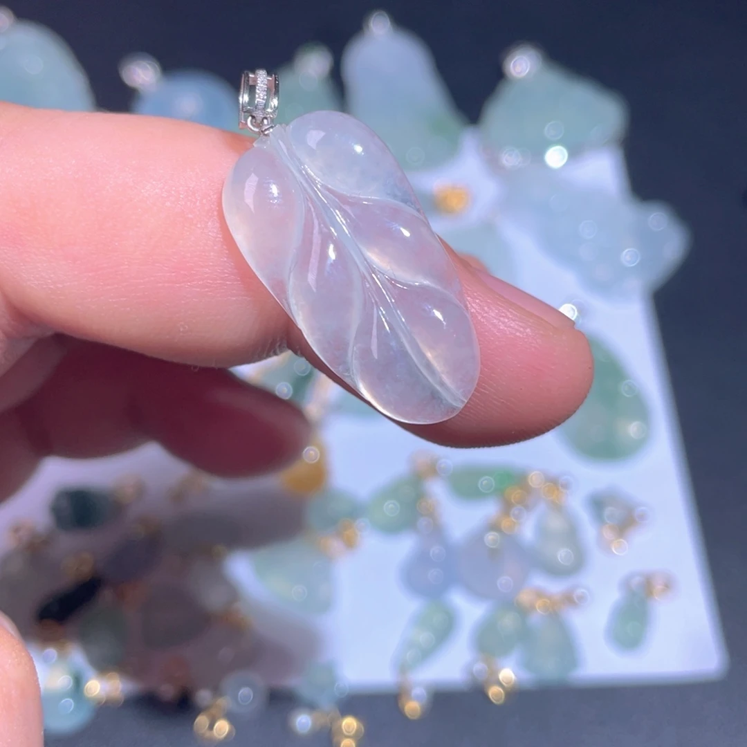 翡翠18K金镶嵌颈饰翡翠