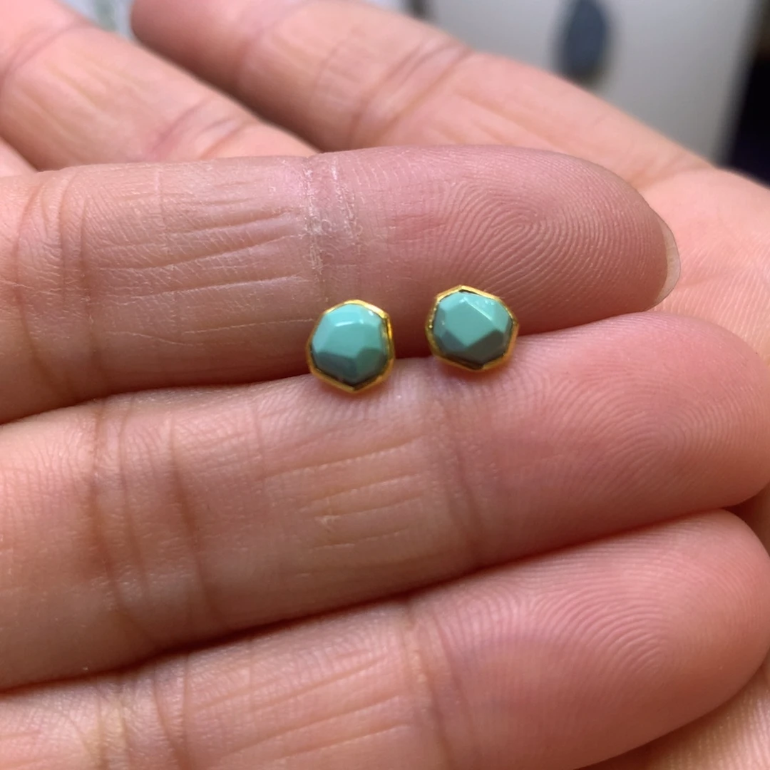 绿松石18K金镶嵌耳钉