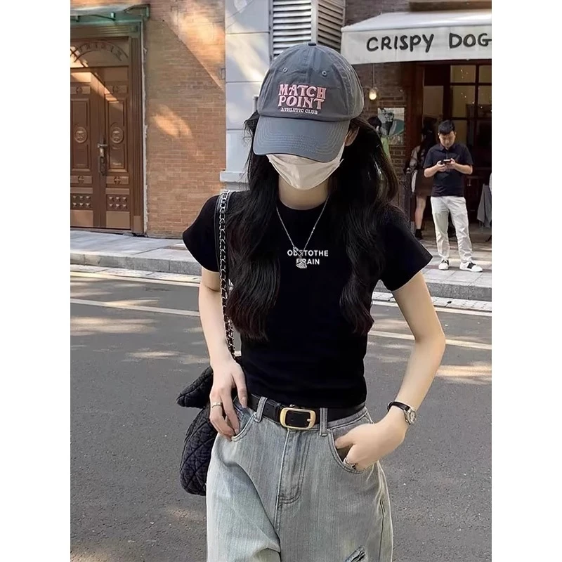 夏日多巴胺黑色穿搭短款辣妹上衣设计感小众t恤女短袖正肩洋气ins