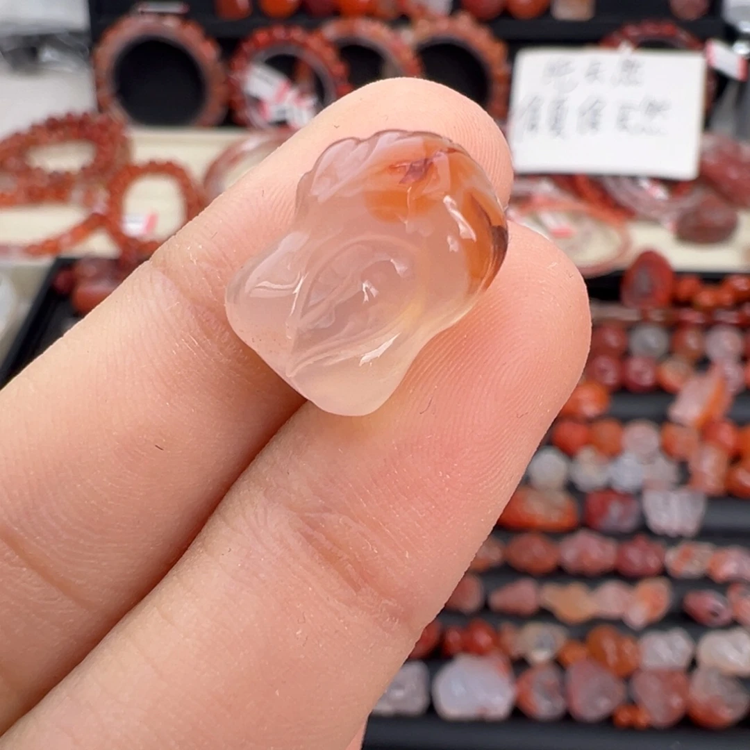 南红玛瑙未镶嵌颈饰白菜