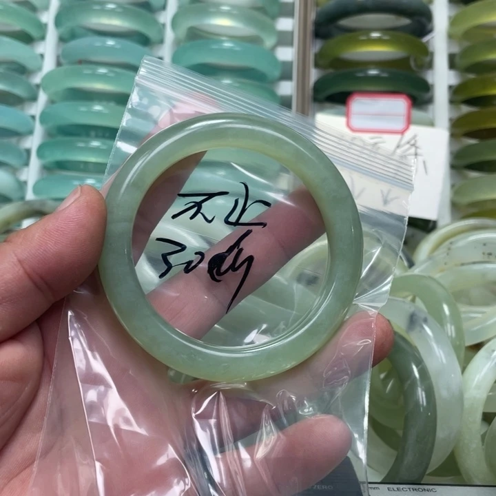 不***止未镶嵌蛇纹石玉手镯