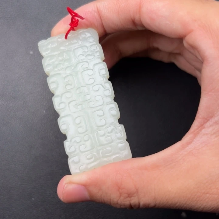 先***生和田玉未镶嵌颈饰