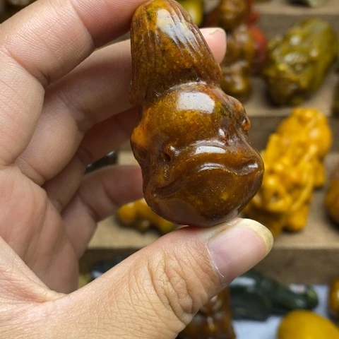 蛇纹石玉未镶嵌颈饰3