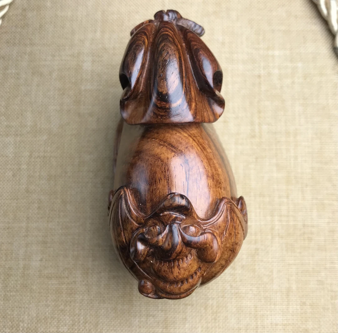 海南黄花梨油梨老料福袋-代代有福（蝙蝠）尺寸8.2/3.8/5.6重85.5克