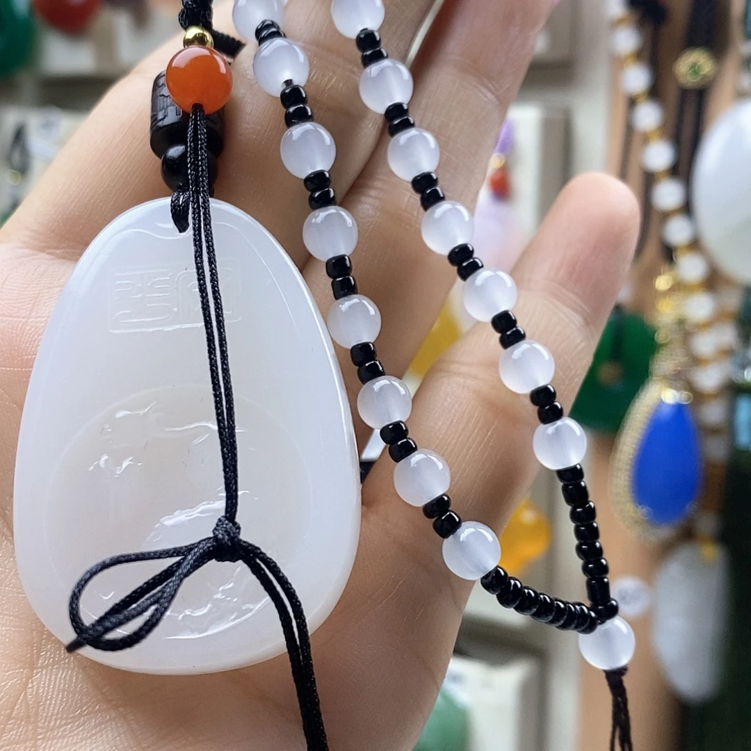水***C颈饰未镶嵌石英质玉