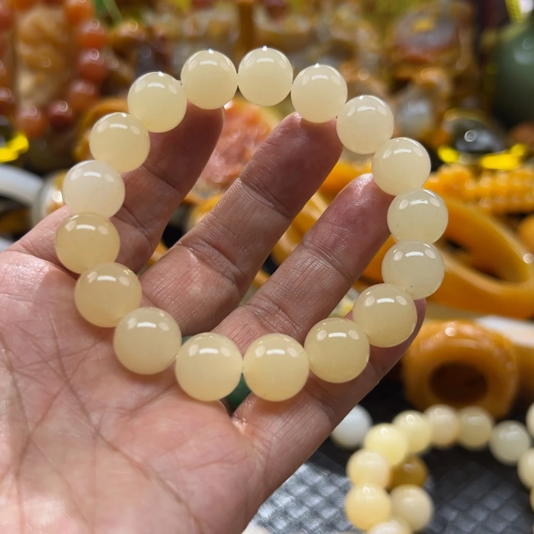 石英质玉未镶嵌颈饰