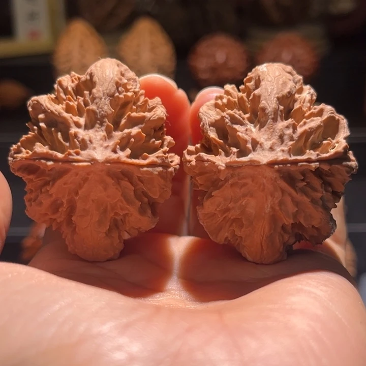 文玩核桃吊坠七彩灯笼72