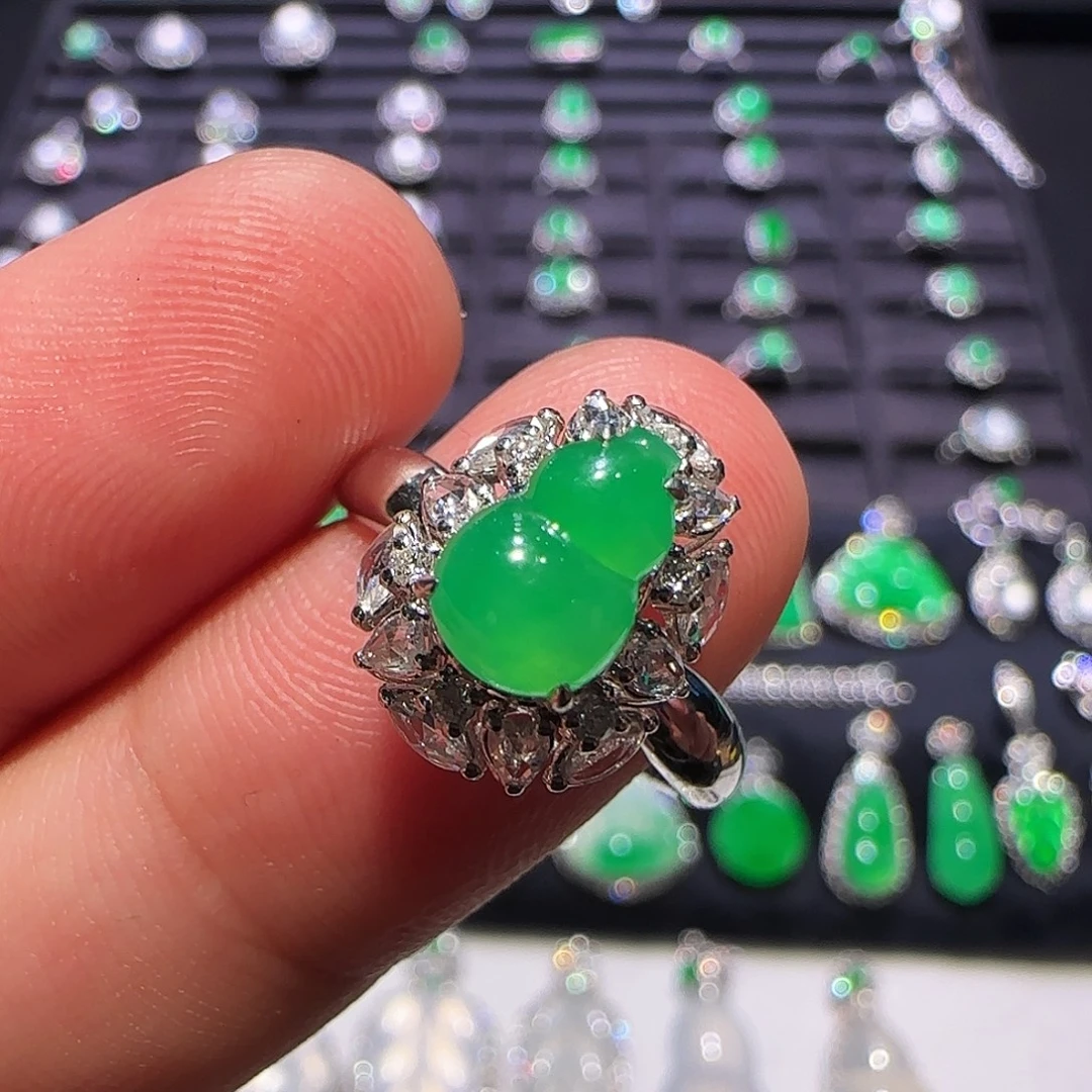 翡翠18K金镶嵌戒指戒指