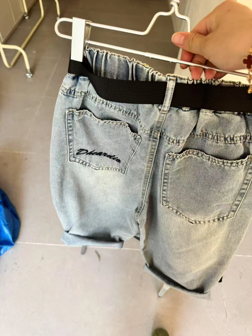 BKZ   2025夏季儿童设计款潮流破洞刺绣字母牛仔中裤  2813