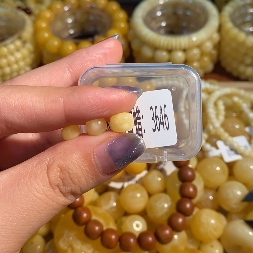 琥珀未镶嵌珠宝奇石3646