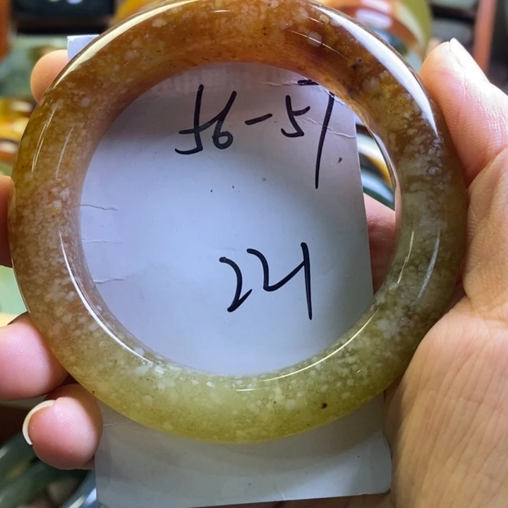 用***东未镶嵌蛇纹石玉手镯