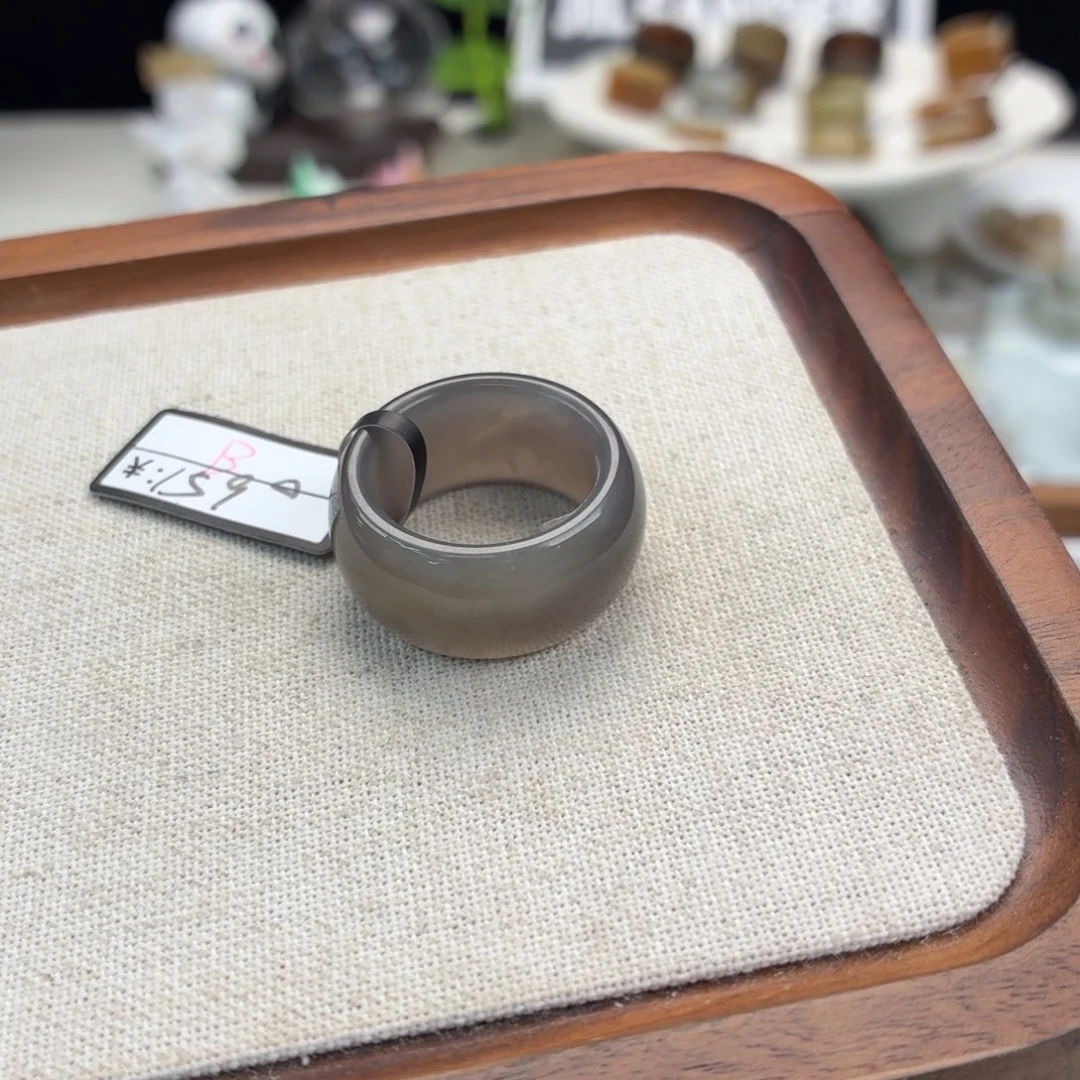 未镶嵌戒圈和田玉F47烟灰墩墩18.3不退换