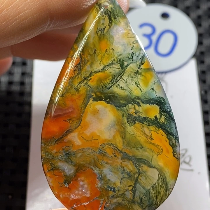 未镶嵌颈饰玛瑙/玉髓張*谦