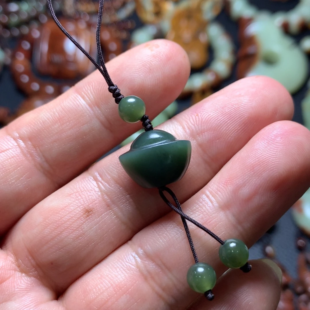 岫岩河磨玉（透闪石质玉）未镶嵌颈饰