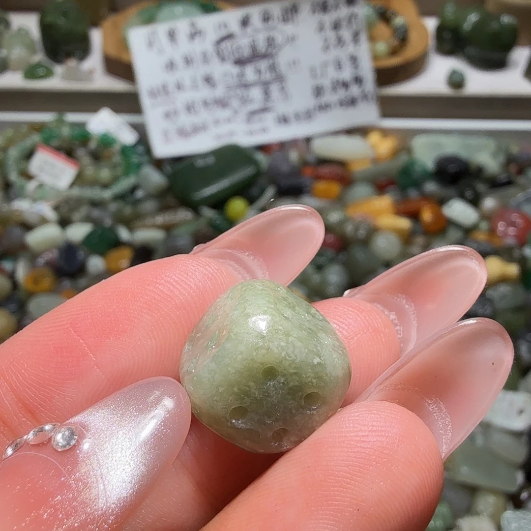 和田玉未镶嵌珠宝奇石