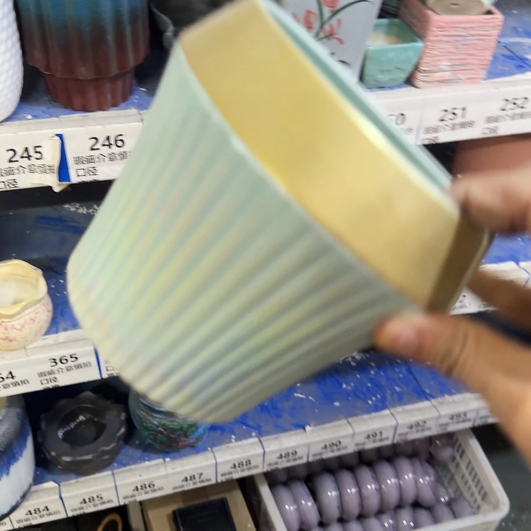 3-福利局库存尾单·有孔花盆当天满9元发