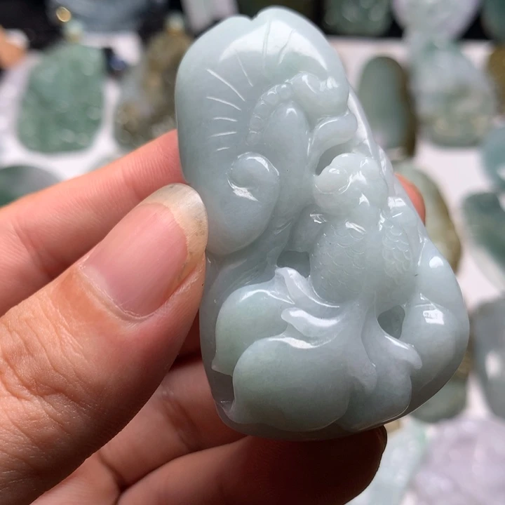 翡翠未镶嵌颈饰金鱼72