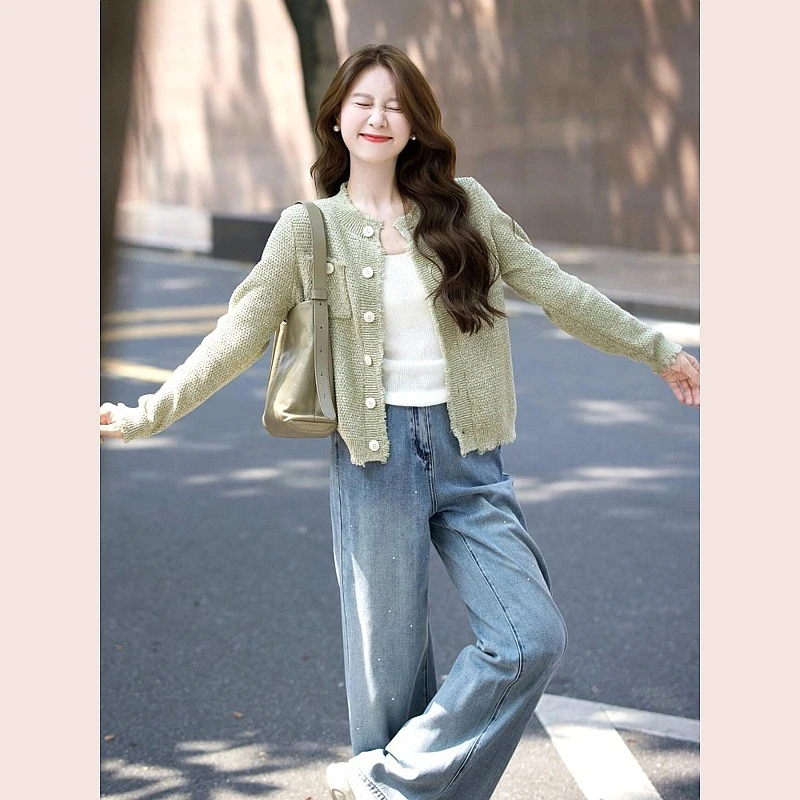 一整套入秋森系穿搭高级感小香风多巴胺绿色针织衫牛仔裤休闲套装