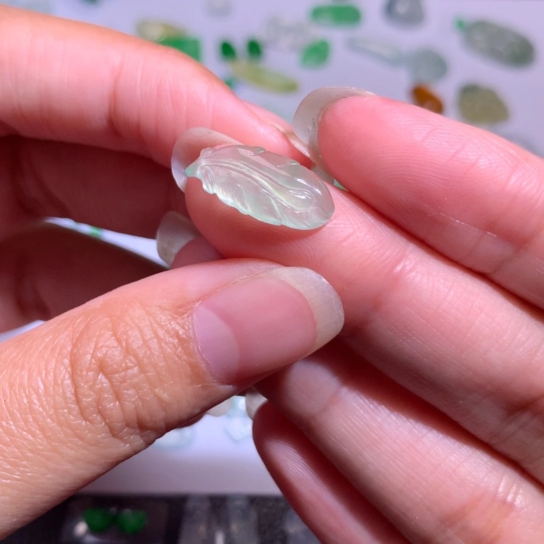 颈饰未镶嵌翡翠羽毛15.6-7.1-3.0