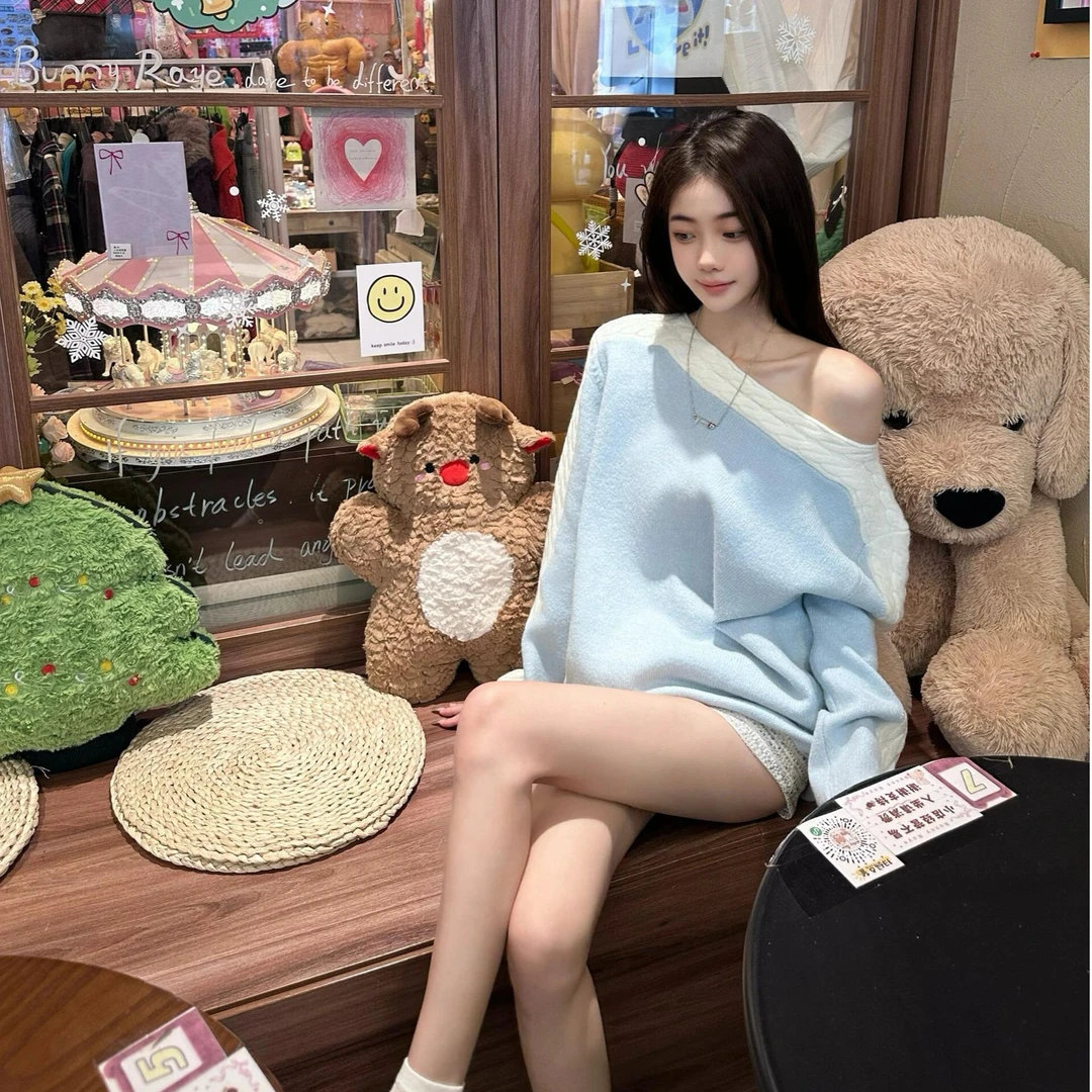 韩系拼色露肩长袖毛衣女2025秋冬季设计感纯欲宽松慵懒风显瘦上衣