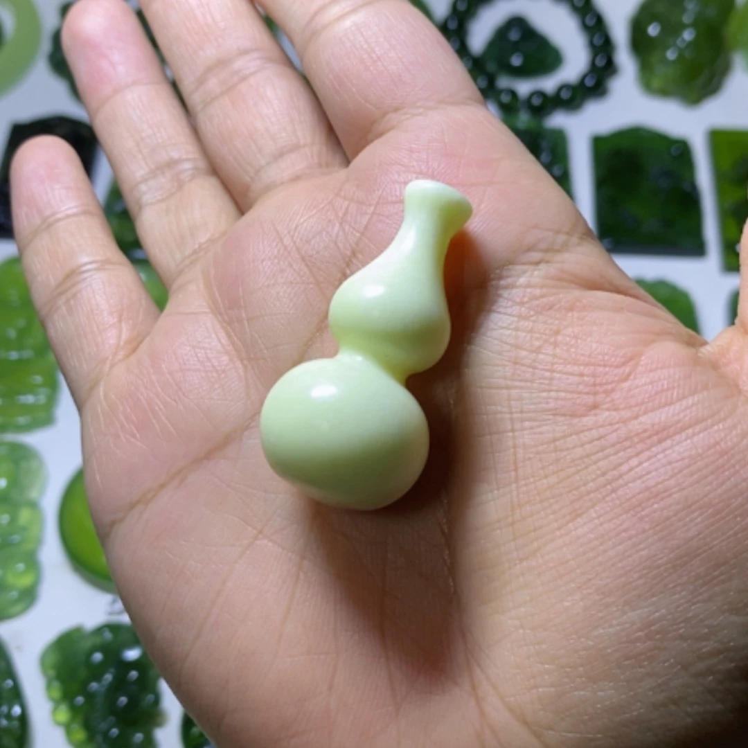 【闪购商品】未镶嵌蛇纹石玉颈饰