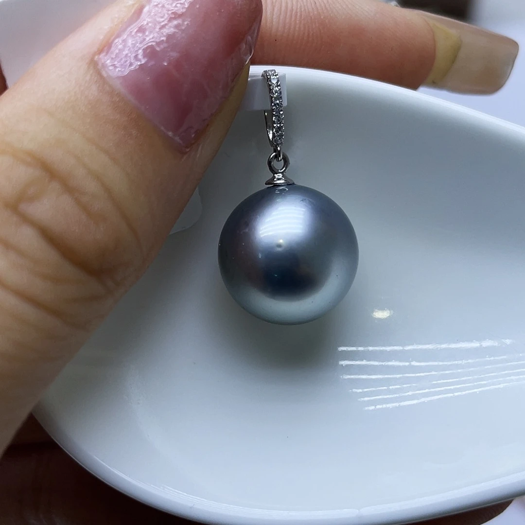 颈饰18K金镶嵌海水珍珠