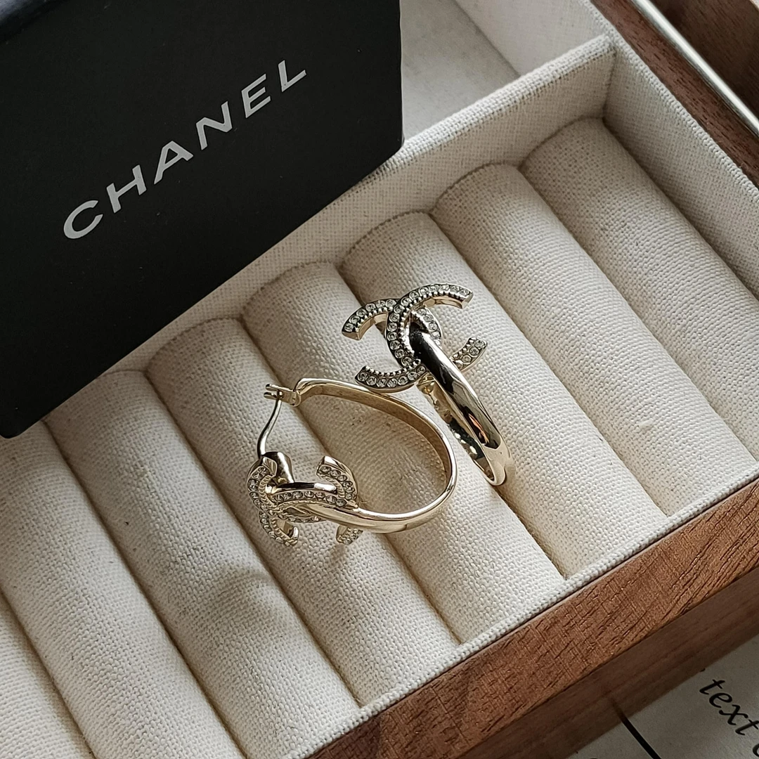 99新 Chanel/香奈儿 Azul - 22B金色圆环双C水钻耳钉 39987